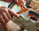 STIHL HSA45 Cordless Hedge Trimmer - Image 4